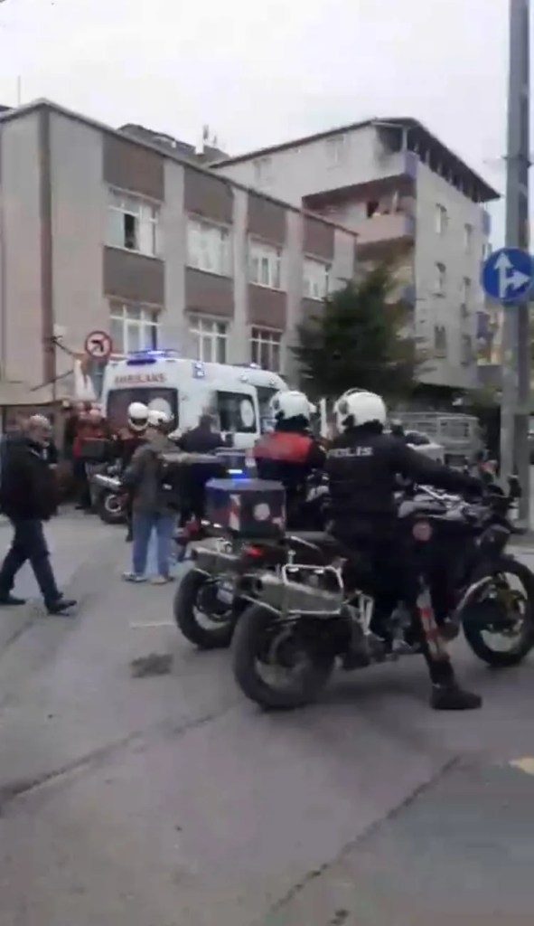 Küçükçekmece'de kahvehanede silahlı saldırı