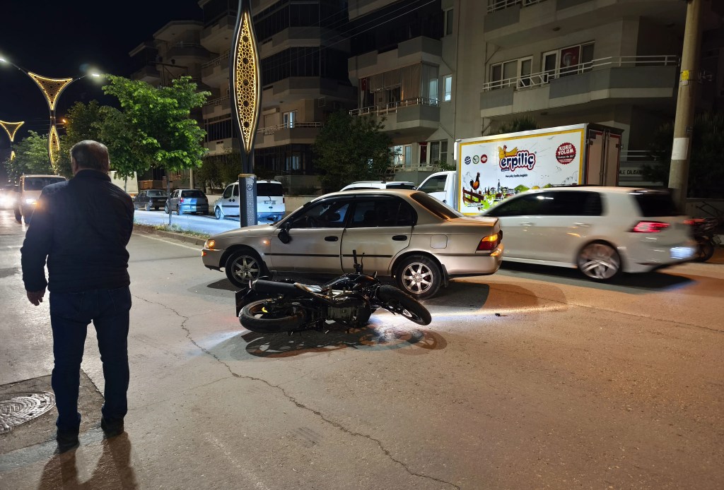 Keşan'da otomobil ve motosiklet kazası: 2 yaralı