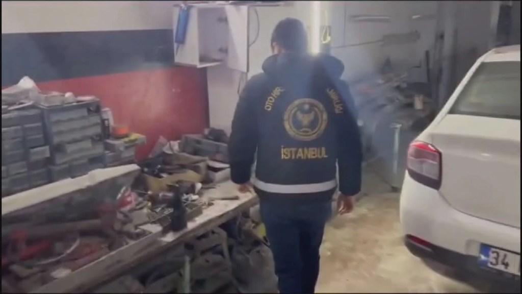 İstanbul'da Change Araç Operasyonu: 16 Gözaltı, 28 Araç Ele Geçirildi