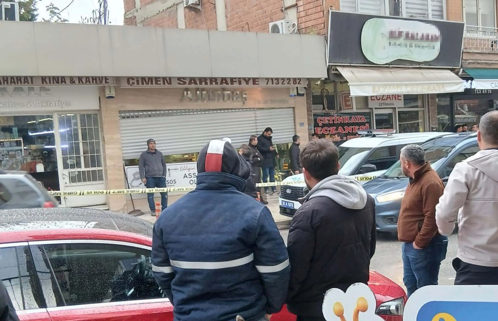 Denizli'de Kuyumcu 100 Kilo Altınla Kayboldu İddiası