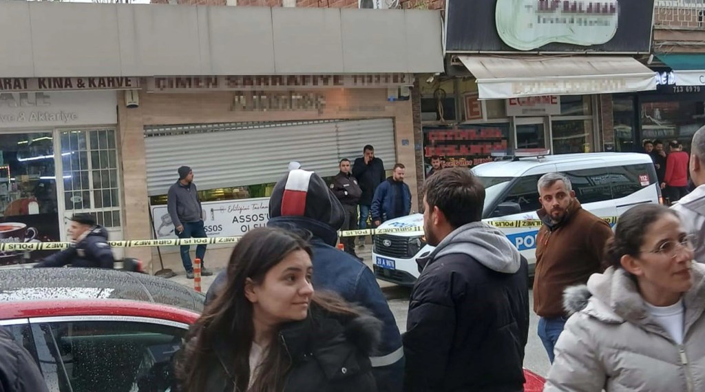 Denizli'de Kuyumcu 100 Kilo Altınla Kayboldu İddiası