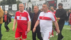 Gençlik ve Spor Bakanı Bak'tan Milli Takıma Destek