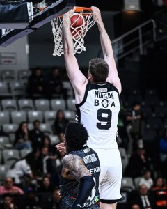 Beşiktaş GAİN, Aliağa Petkimspor'u mağlup etti