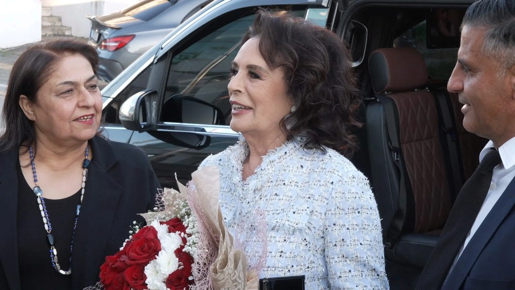 Hülya Koçyiğit KKTC'de Söyleşiye Katıldı