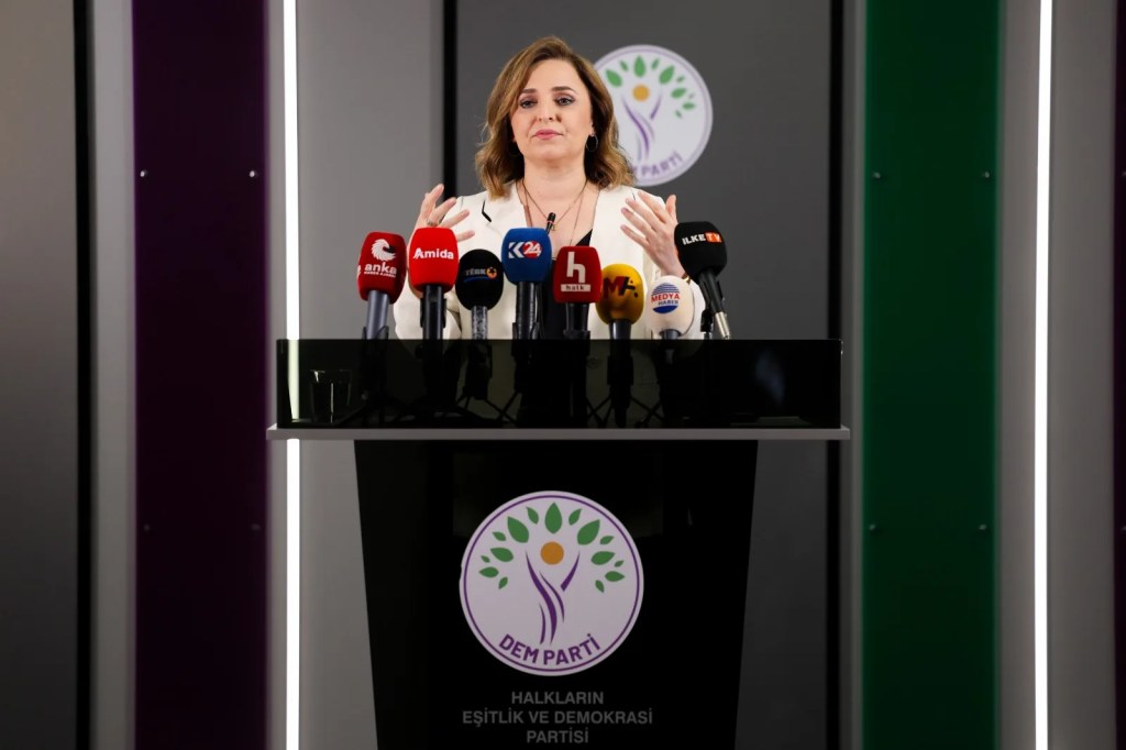 DEM Parti'den Öcalan İçin İletişim Koşulları Talebi