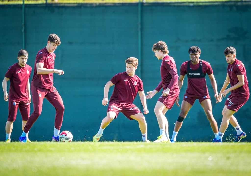 Trabzonspor Beşiktaş Maçı İçin Hazırlıklarını Sürdürüyor