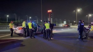 Ataşehir'de Çalıntı Motosikletle Kaçanlar Yakalandı