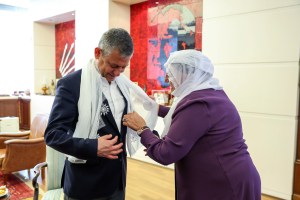 Özgür Özel Barış Anneleri ile Bir Araya Geldi