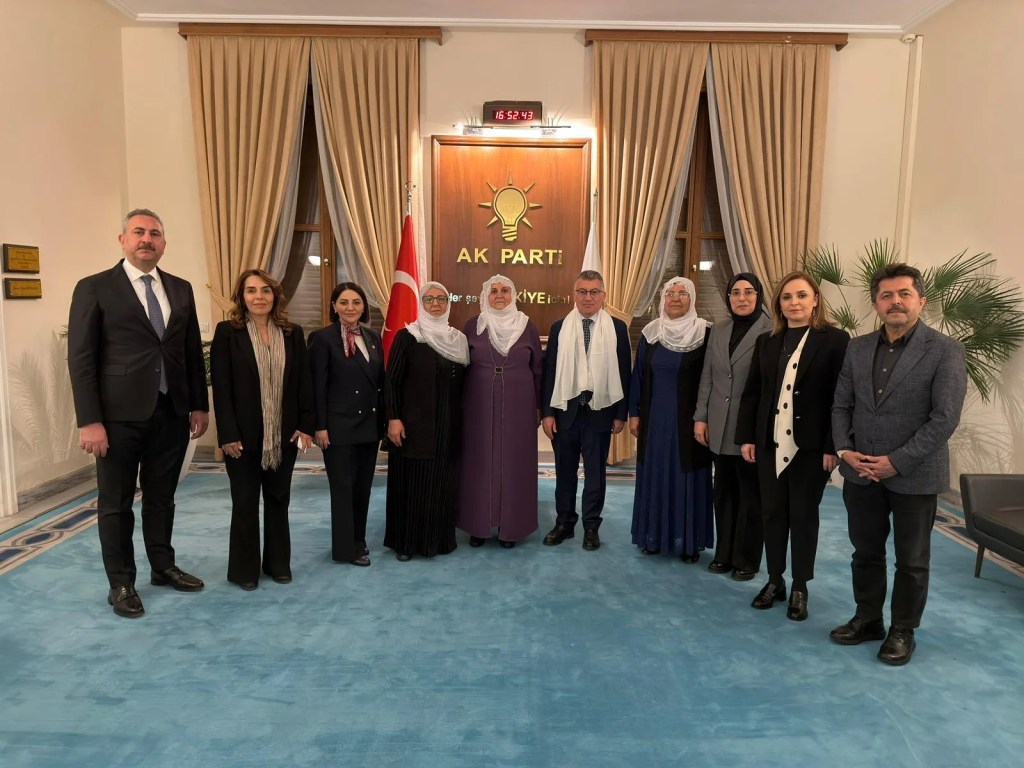 Barış Anneleri'nden TBMM'de AK Parti'ye Anlamlı Ziyaret