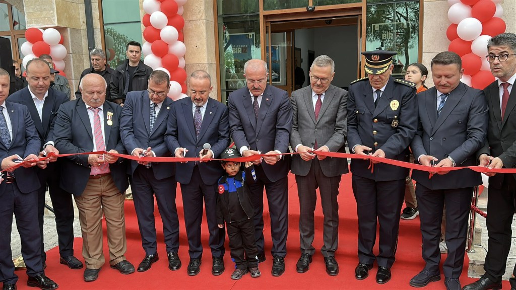 Bülent Turan: Türk Polisi Mücadeleye Devam Ediyor
