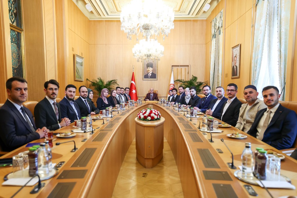 Numan Kurtulmuş: Türk diasporası Türkiye'nin gücüyle büyüyor