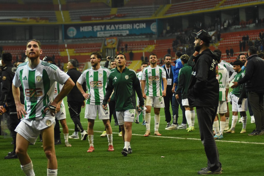 Erciyes 38 FK Evinde Malatya Yeşilyurtspor'a Yenildi