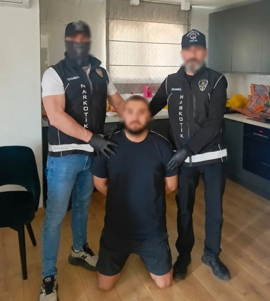 Interpol Tarafından Aranan Şüpheli Antalya'da Yakalandı