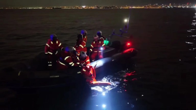 Kadıköy'de Gece Arama Kurtarma Tatbikatı Gerçekleştirildi