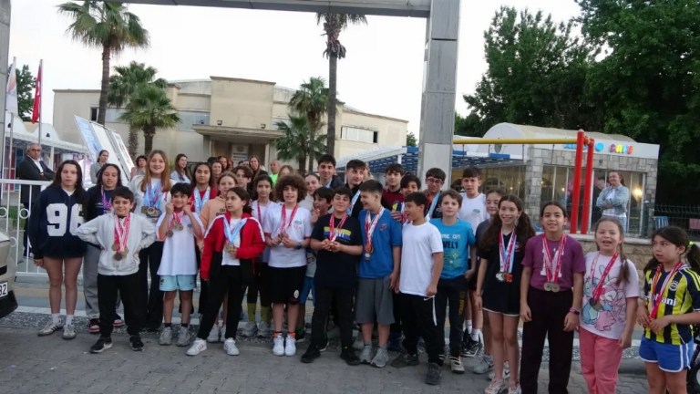 Marmaris'te Yüzücü Çocuklar Havuzlarını Geri İstiyor!