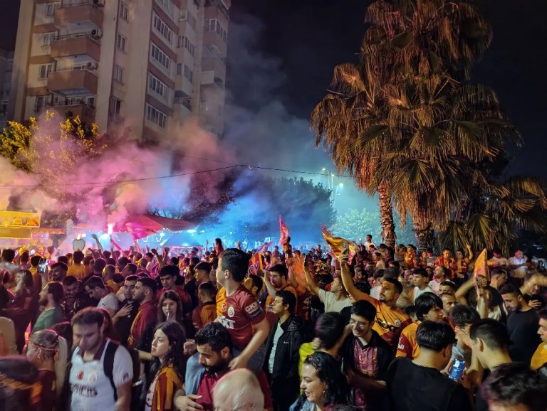 Galatasaray'ın Şampiyonluğu Adana'da Coşkuyla Kutlandı