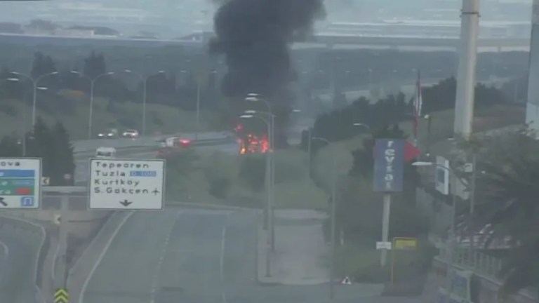 Tuzla'da Tur Otobüsü Alevlere Teslim Oldu!