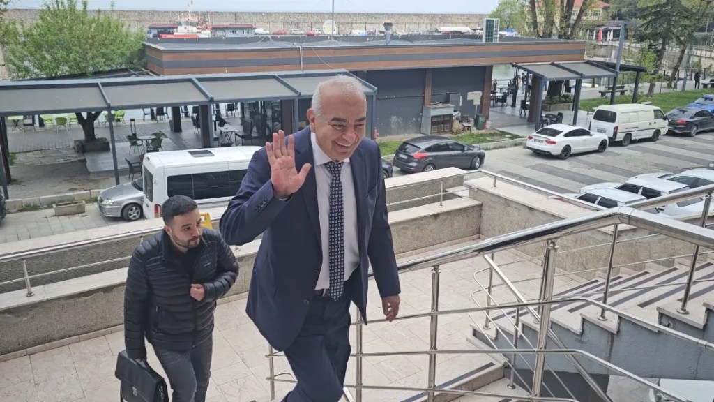 Devrek Belediyesi'nde yolsuzluk davası başladı!