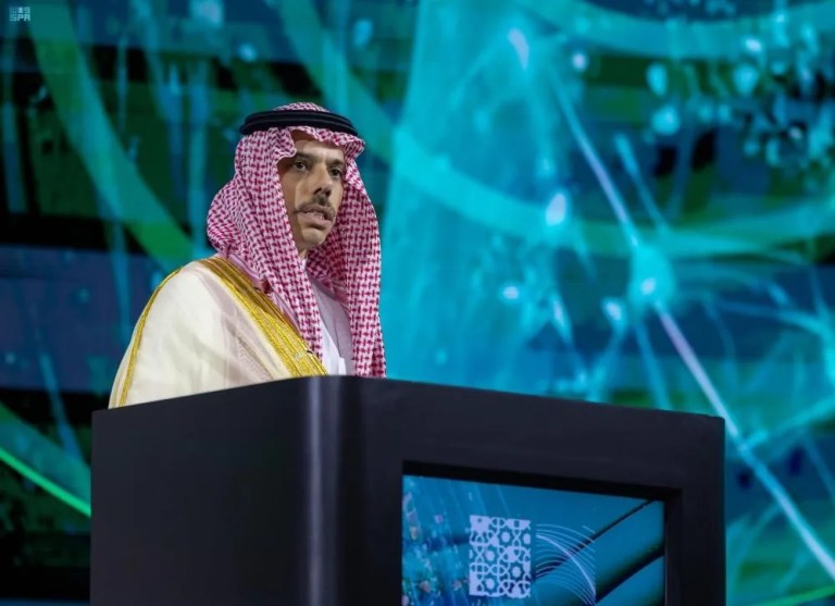 İran ve Suudi Arabistan'dan diplomatik temas
