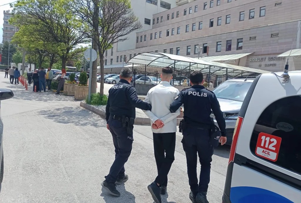 Eskişehir'de düğün konvoyunda ateş açıldı!