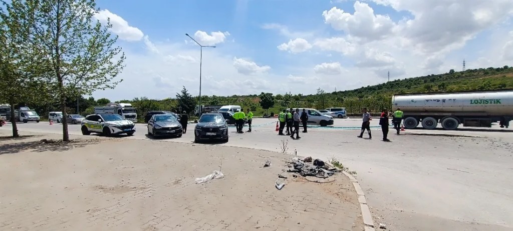 Gaziantep'te TIR ile otomobil çarpıştı!
