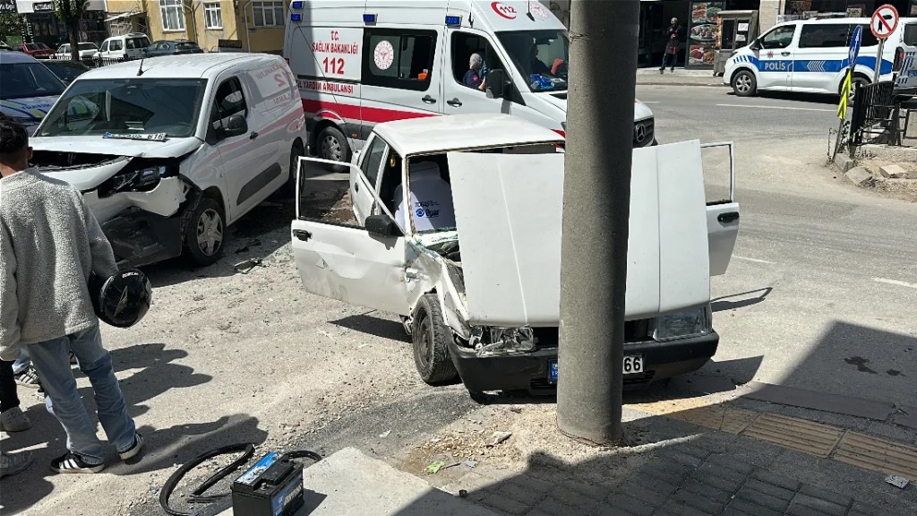 Kütahya'da kazaya karışan ehliyetsiz sürücüye ceza yağdı!