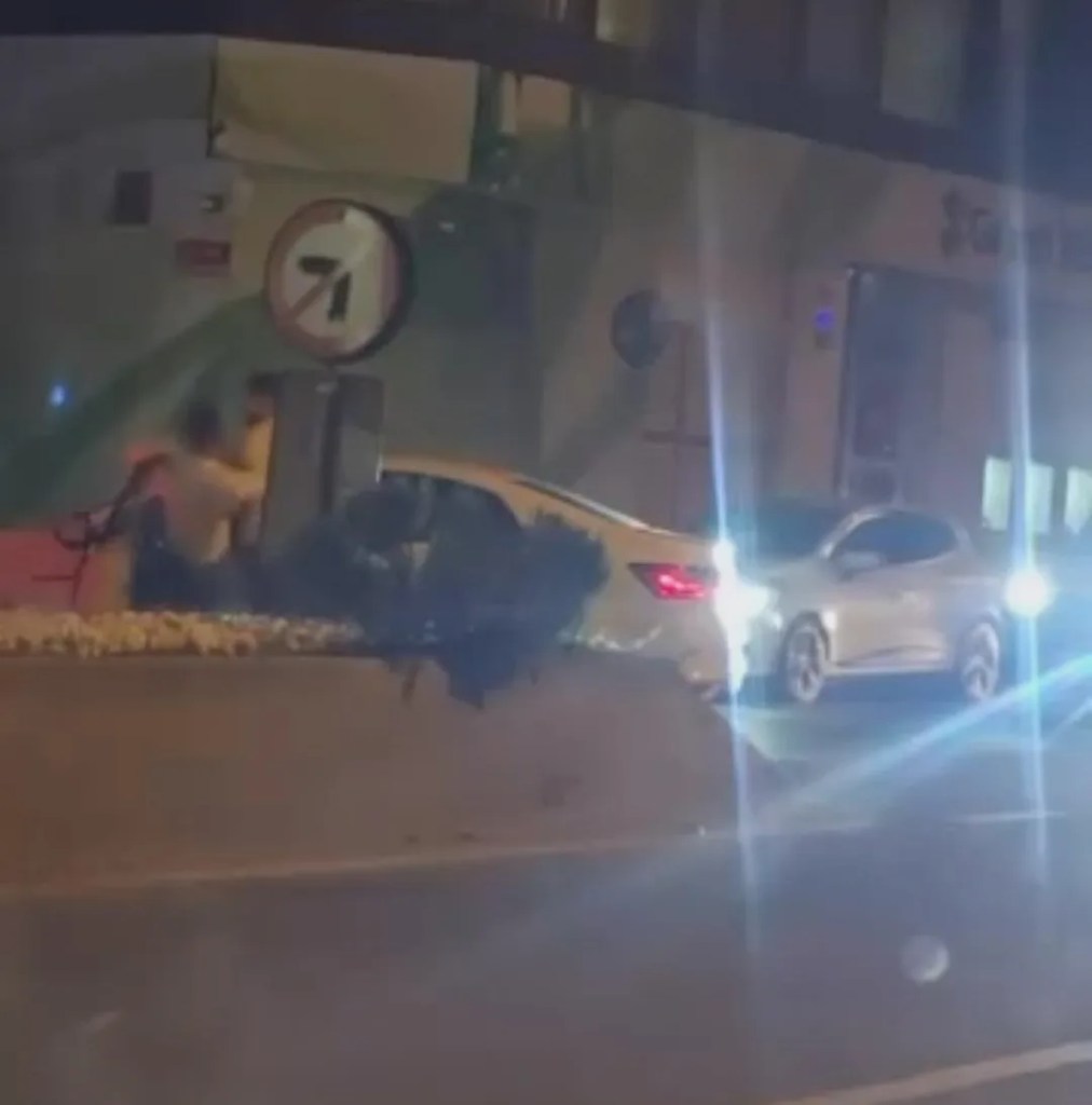 Bayrampaşa'da U dönüşü kavgası!