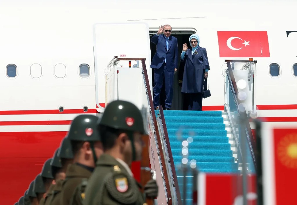 Cumhurbaşkanı Erdoğan Kazakistan'a Gitti
