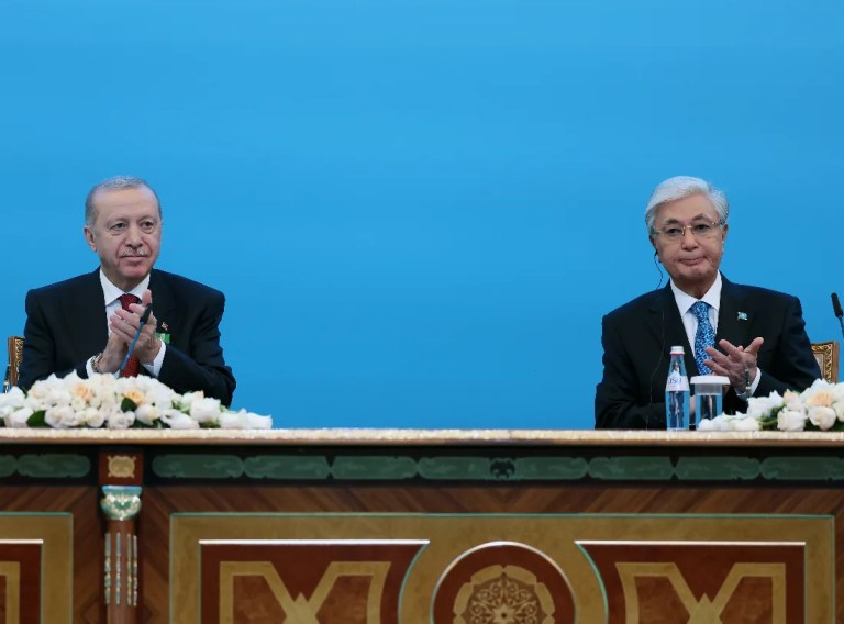 Cumhurbaşkanı Erdoğan'a Kazakistan'da özel nişan