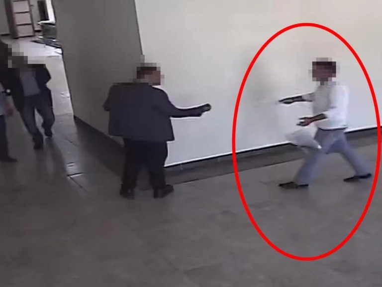 Eskişehir'de Belediye Başkanına Saldırı!