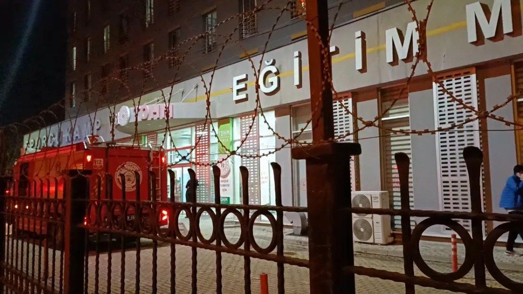 Bursa'da spor kompleksinde yangın paniği!