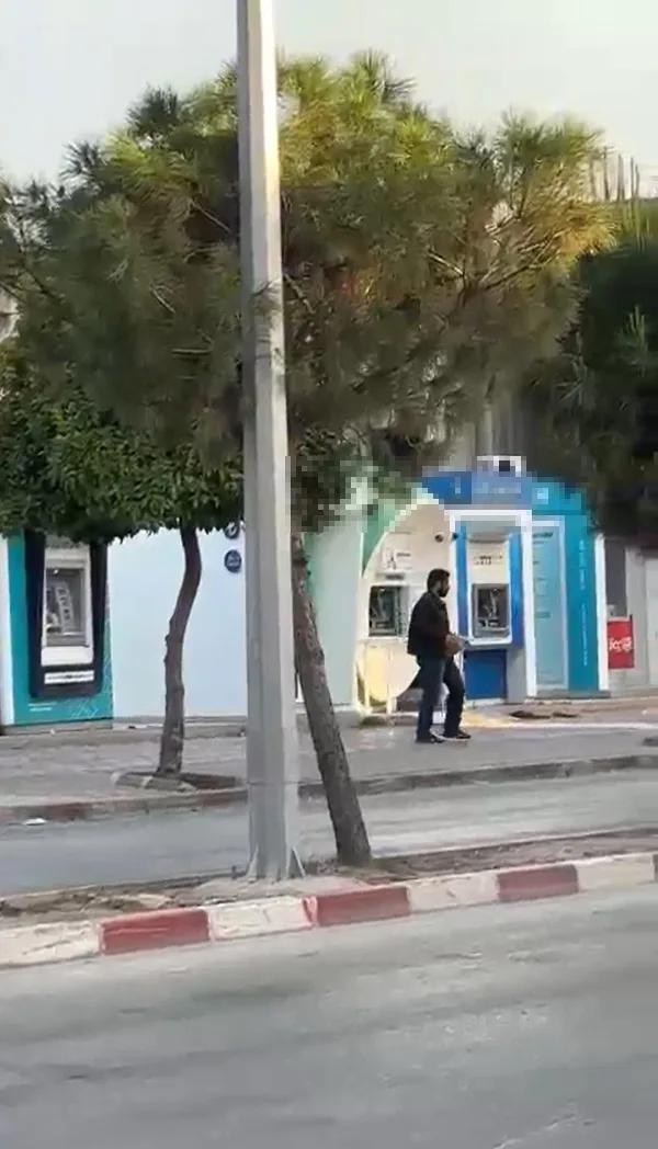 Adana’da ATM’ye Taşlı Saldırı!
