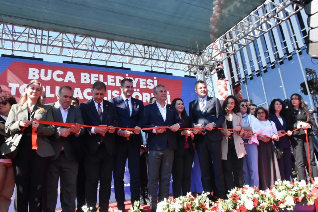 Özgür Özel'den İzmir'de Kentsel Dönüşüm Vurgusu