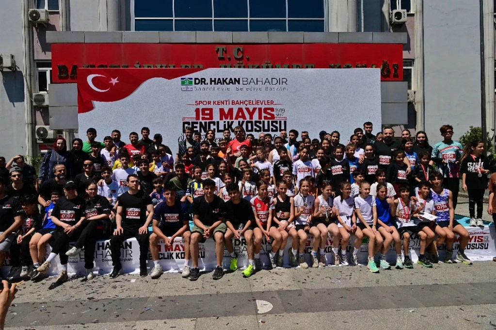 Bahçelievler'de Gençlik Koşusu Coşkusu