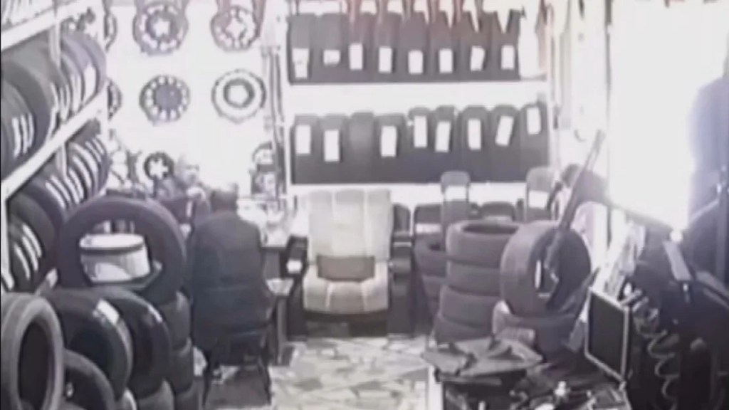 Bayrampaşa'da akraba kavgası kanlı bitti!