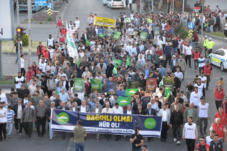 Diyarbakır'da madde bağımlılığına karşı yürüyüş!