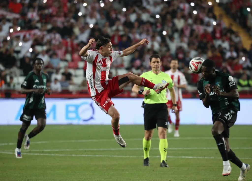Antalyaspor'un Galibiyeti Yetmedi!