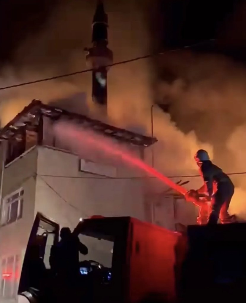 Bartın'da Yangın Köyü Sarstı!