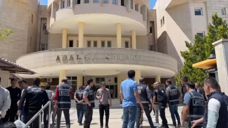 Şanlıurfa'da mezarlıkta cenin skandalı!