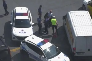 Dolmabahçe’de minibüs kazası!