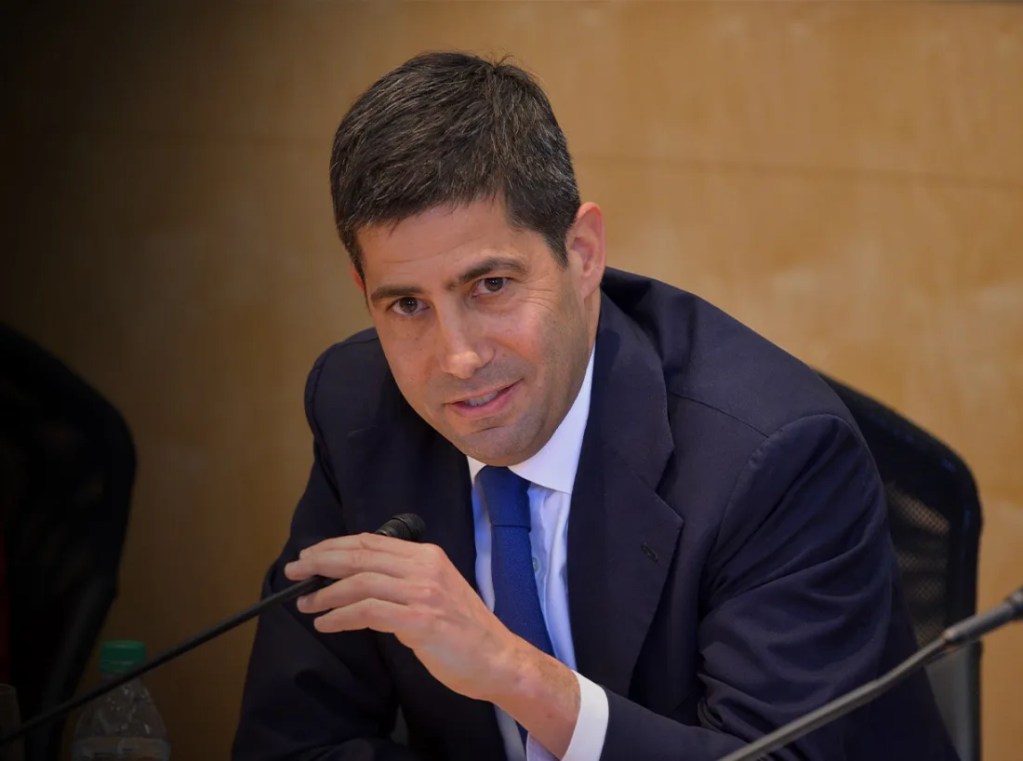 Kevin Warsh Fed Başkanlığına Başlıyor