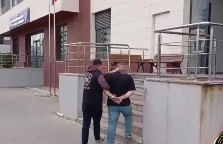 İzmir'de şafak operasyonu: 157 gözaltı!