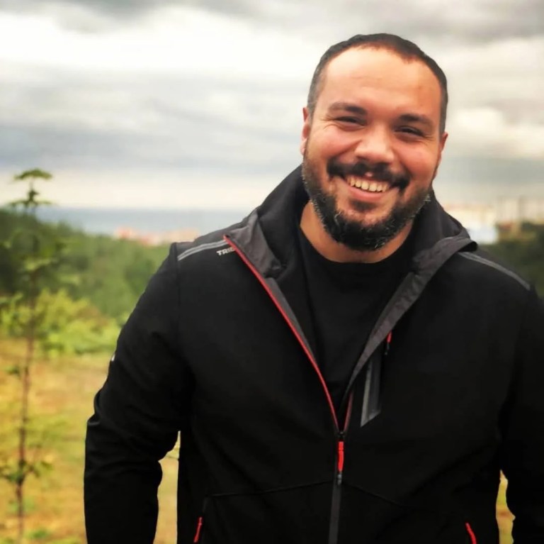 Beyin cerrahı evinde hayatını kaybetti