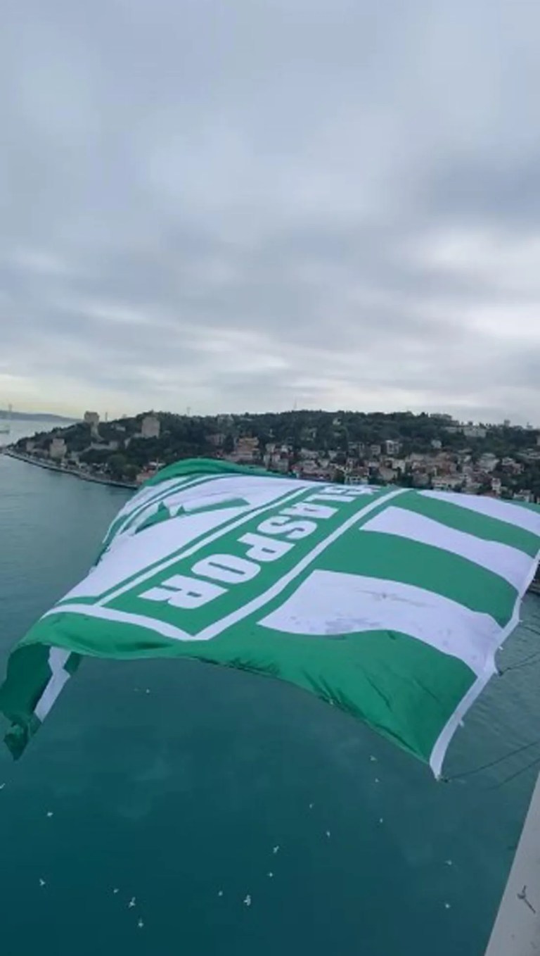 Muğlaspor'un Bayrağı İstanbul Boğazı'nda Dalgalandı