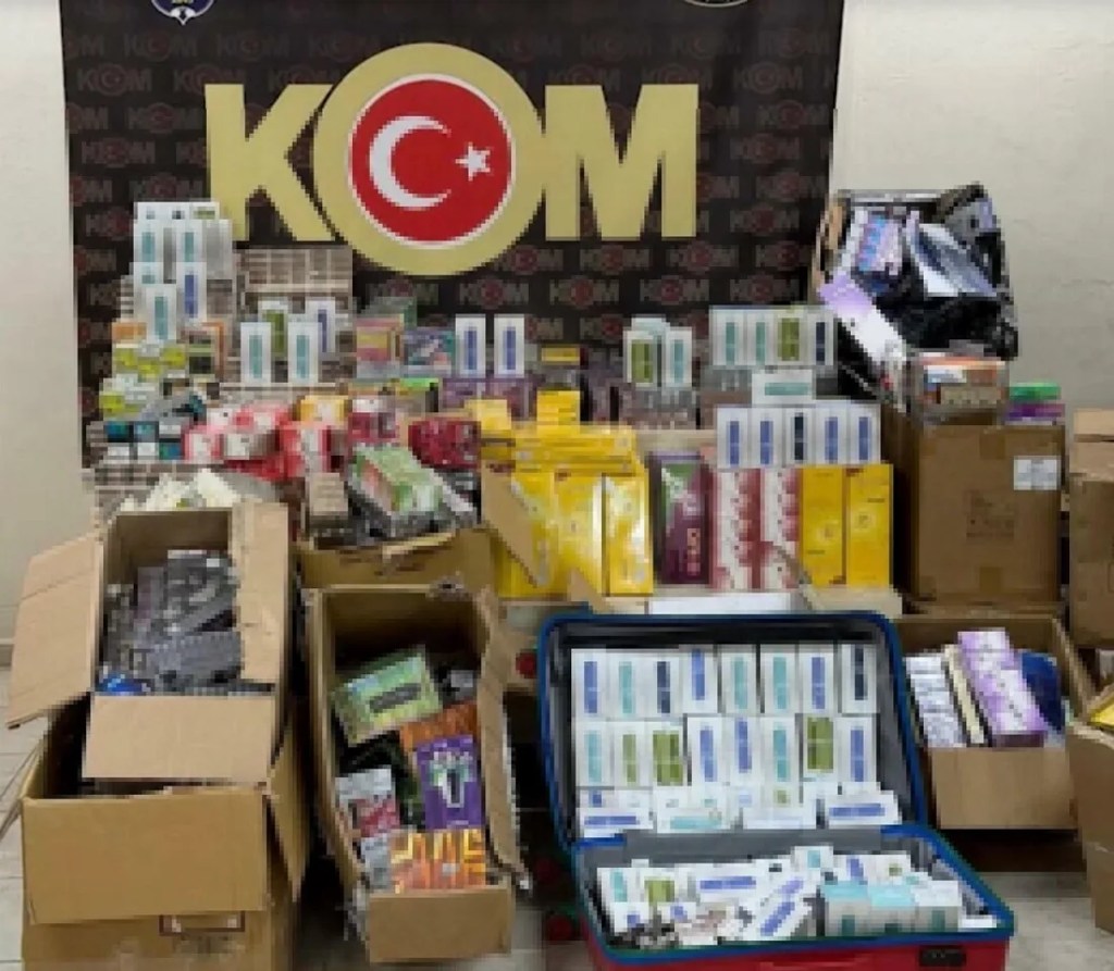 Bornova'da Kaçak Sigara Operasyonu!