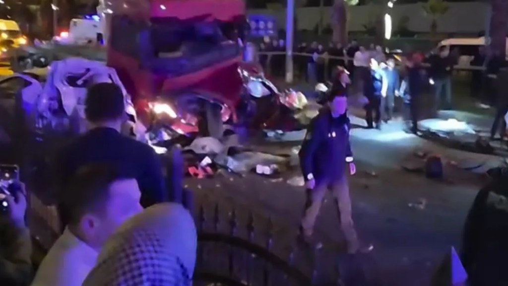 Giresun'da zincirleme kaza: 5 kişi hayatını kaybetti!