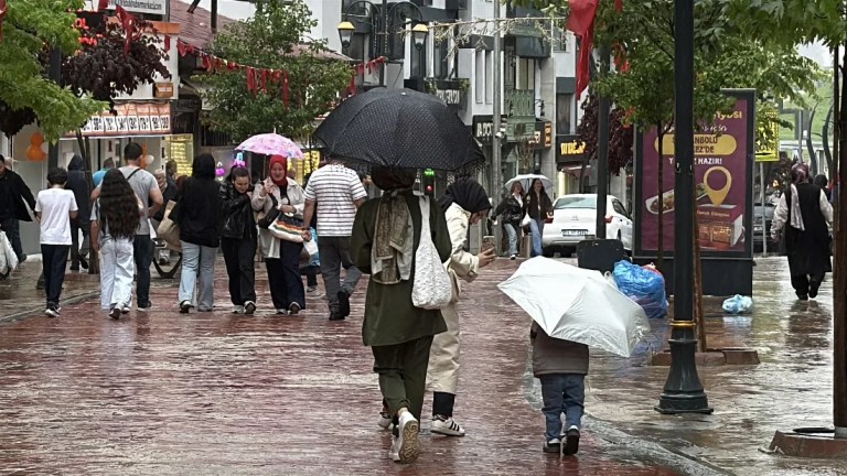 Karabük'te Sağanak Yağış Etkili Oldu!