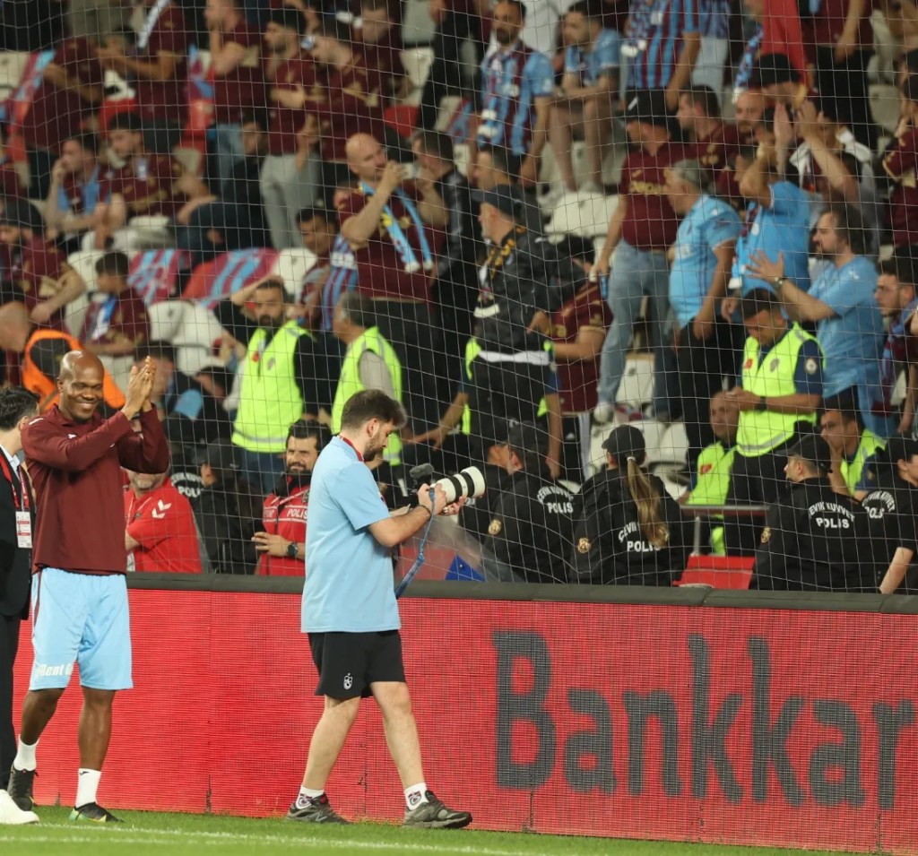 Nwakaeme Trabzonspor'a Veda Etti