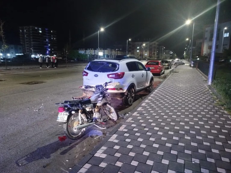 Şarkışla'da motosiklet kazası: 1 can kaybı!