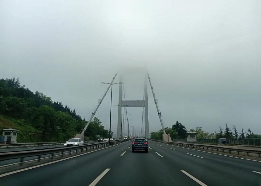 İstanbul'da yağmur ve sis etkili!